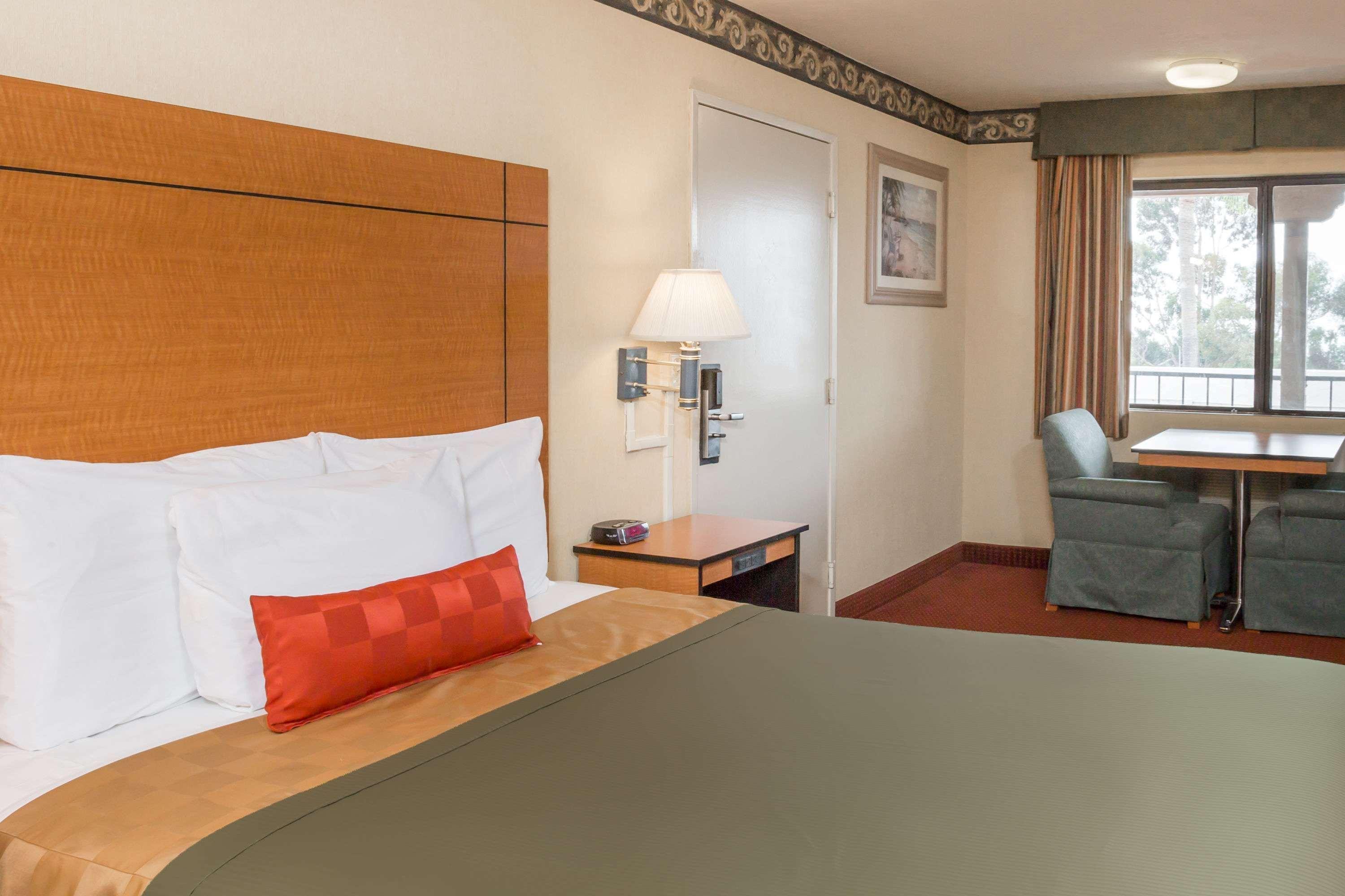Travelodge By Wyndham San Clemente Beach Экстерьер фото