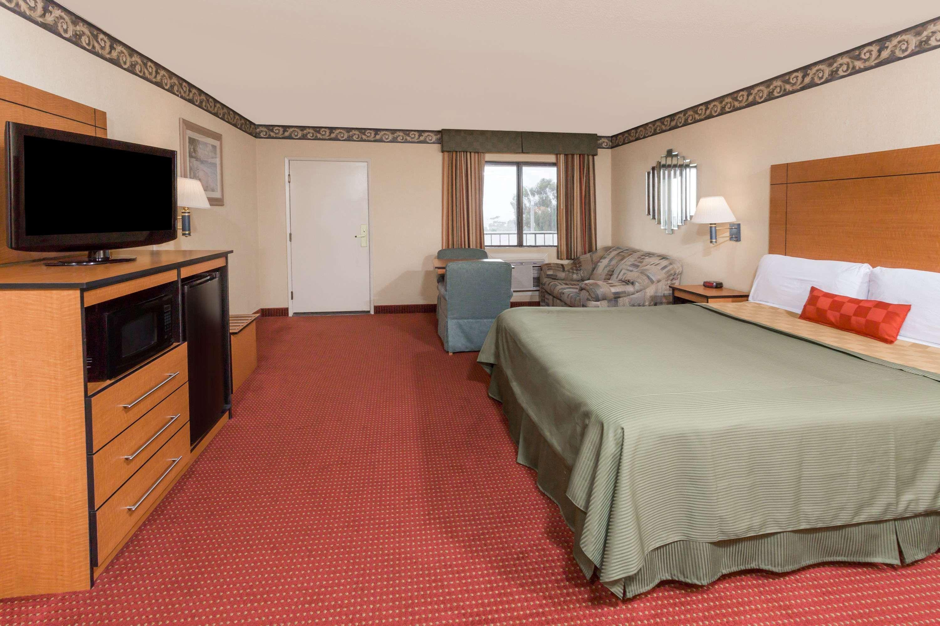 Travelodge By Wyndham San Clemente Beach Экстерьер фото