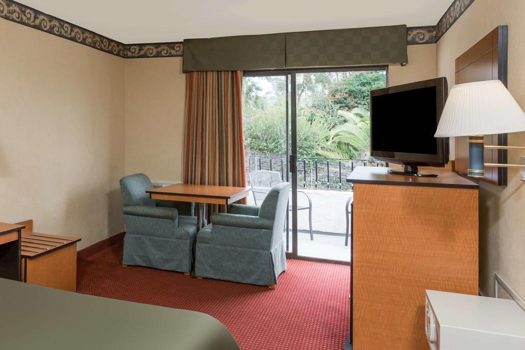 Travelodge By Wyndham San Clemente Beach Экстерьер фото
